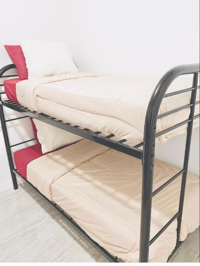 Women Only Rooms - Men Only Rooms - Free Wifi - Coffee Parking - Lockers Miami Eksteriør billede