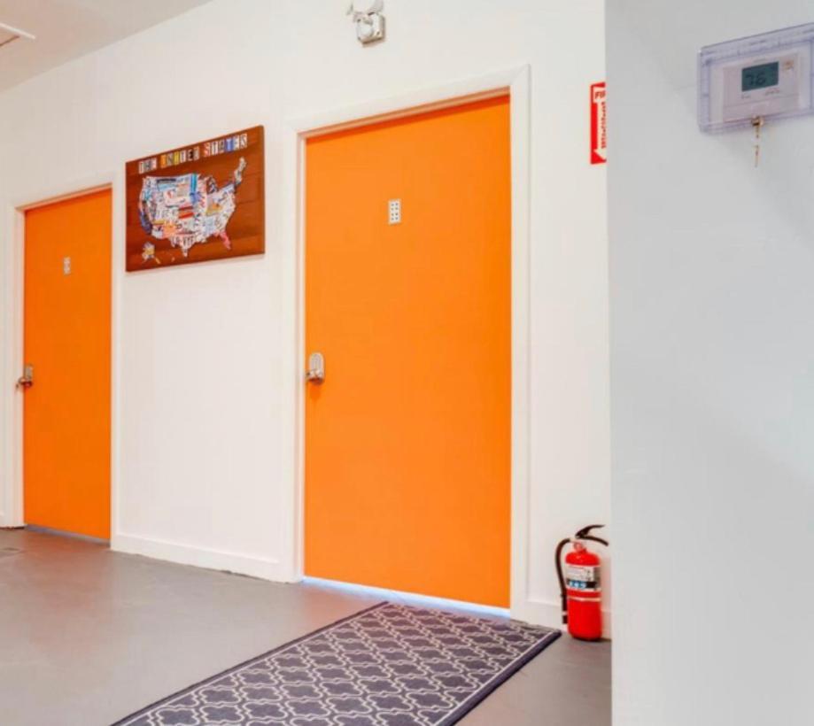 Women Only Rooms - Men Only Rooms - Free Wifi - Coffee Parking - Lockers Miami Eksteriør billede