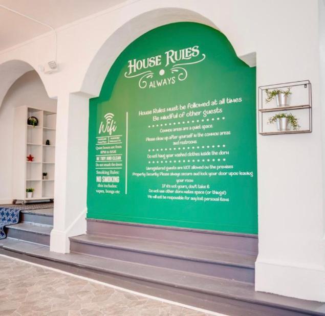Women Only Rooms - Men Only Rooms - Free Wifi - Coffee Parking - Lockers Miami Eksteriør billede